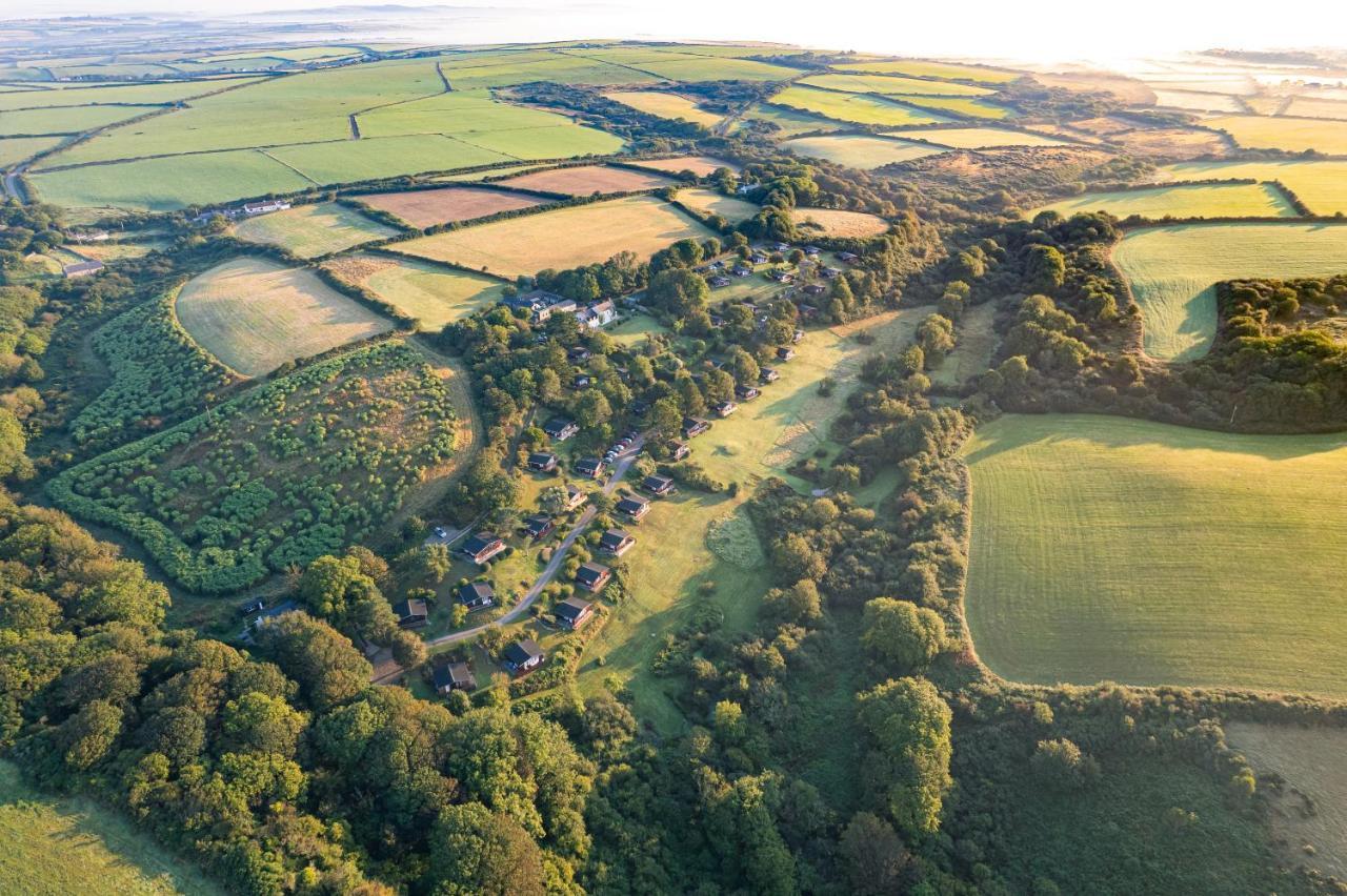 Timber Hill Self Catering Cedar Lodges Broad Haven Eksteriør billede
