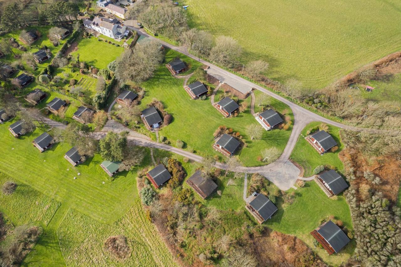 Timber Hill Self Catering Cedar Lodges Broad Haven Eksteriør billede