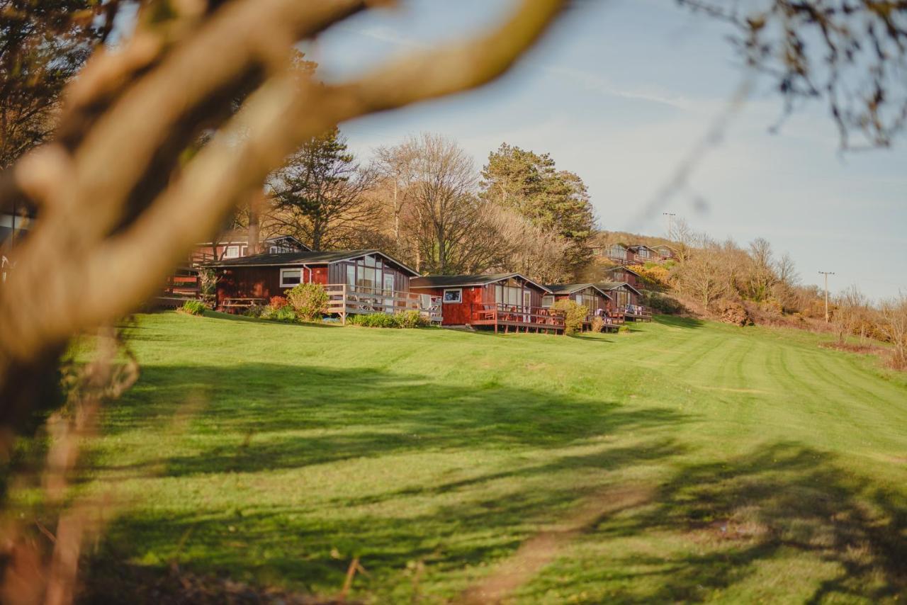 Timber Hill Self Catering Cedar Lodges Broad Haven Eksteriør billede